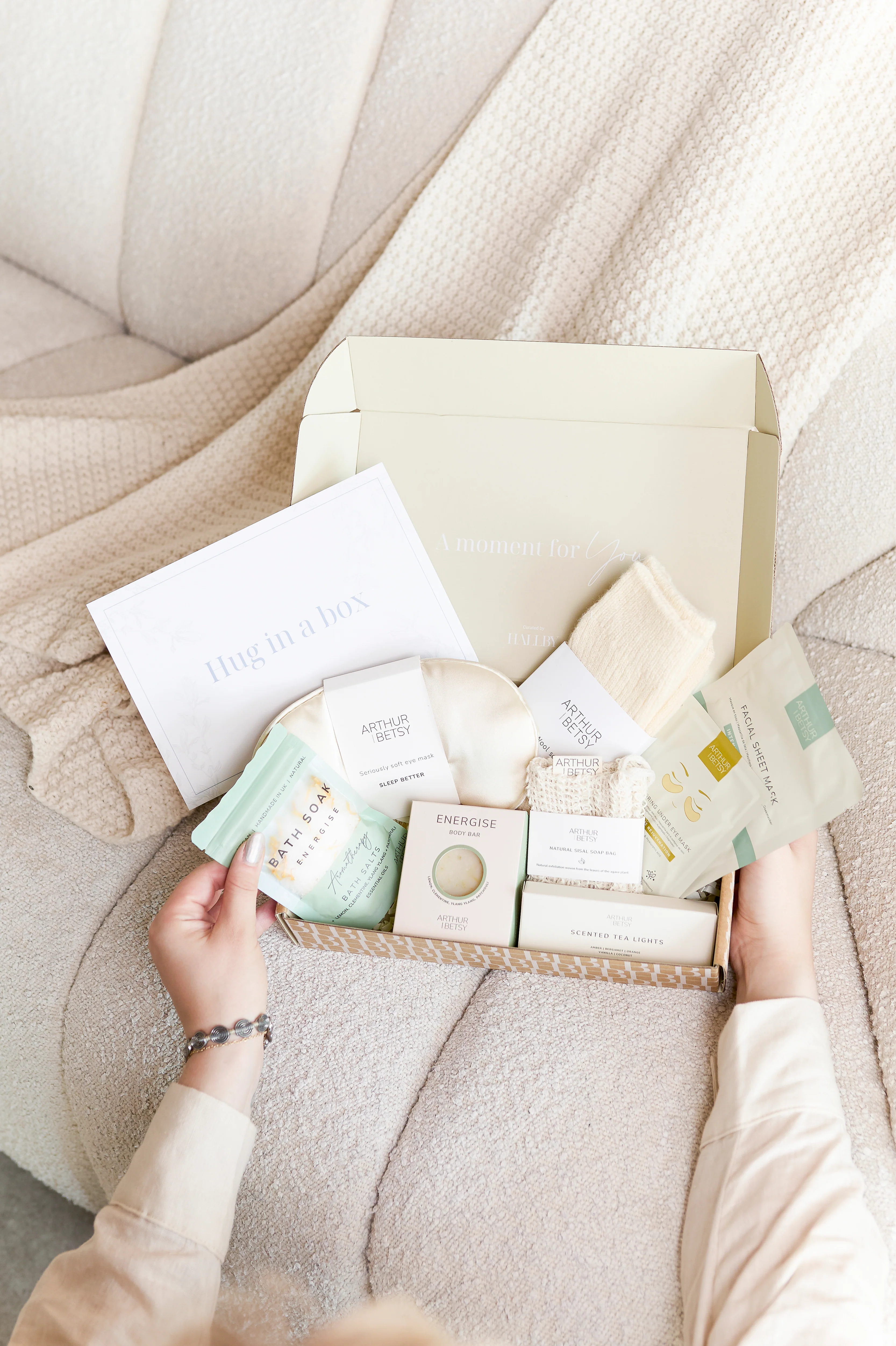 Hug in a box pamper kit - Image 4