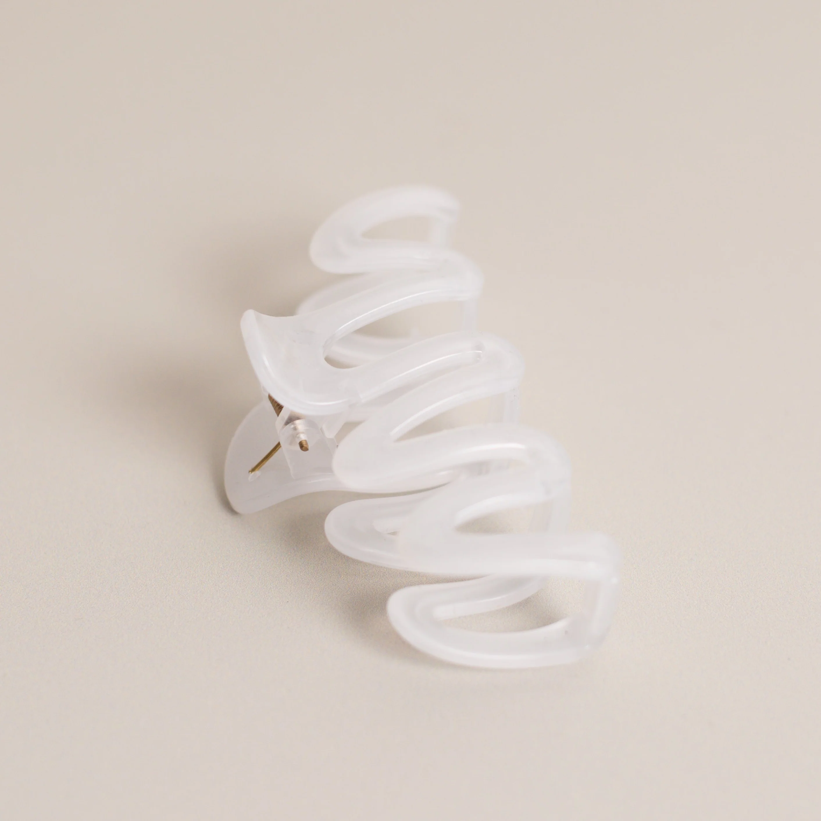 Pearl wave hair clips